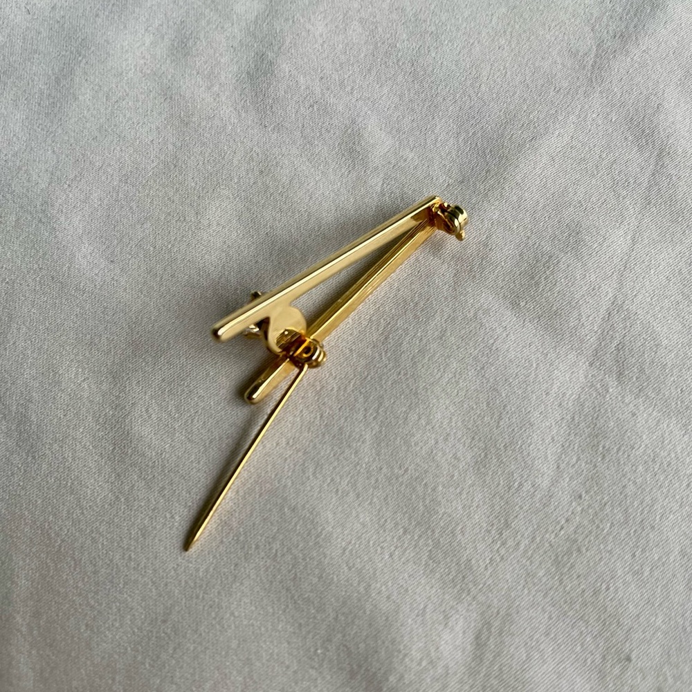 Vintage Queen Anne V-Shaped Gold-Tone CZ Brooch with Pendant - Picture 5 of 7